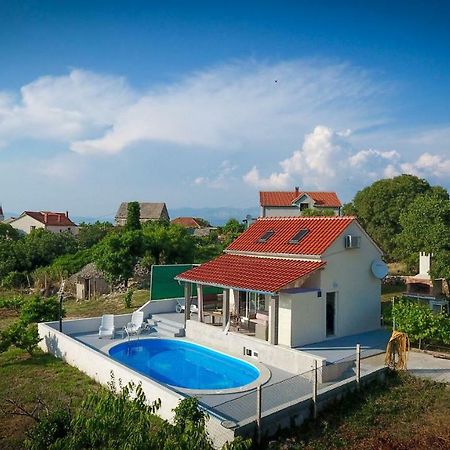 Villa Baras Garden - House With Pool Mirca  Экстерьер фото