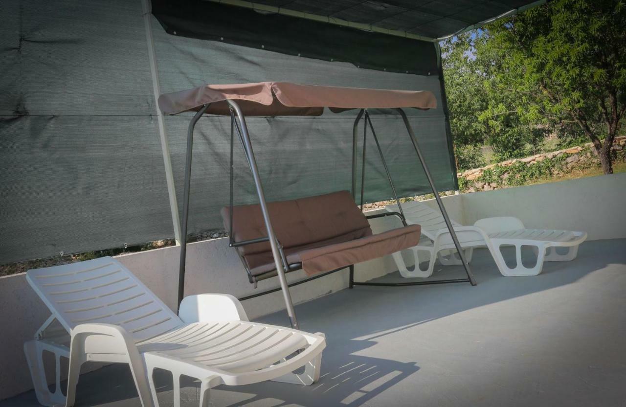Villa Baras Garden - House With Pool Mirca  Экстерьер фото