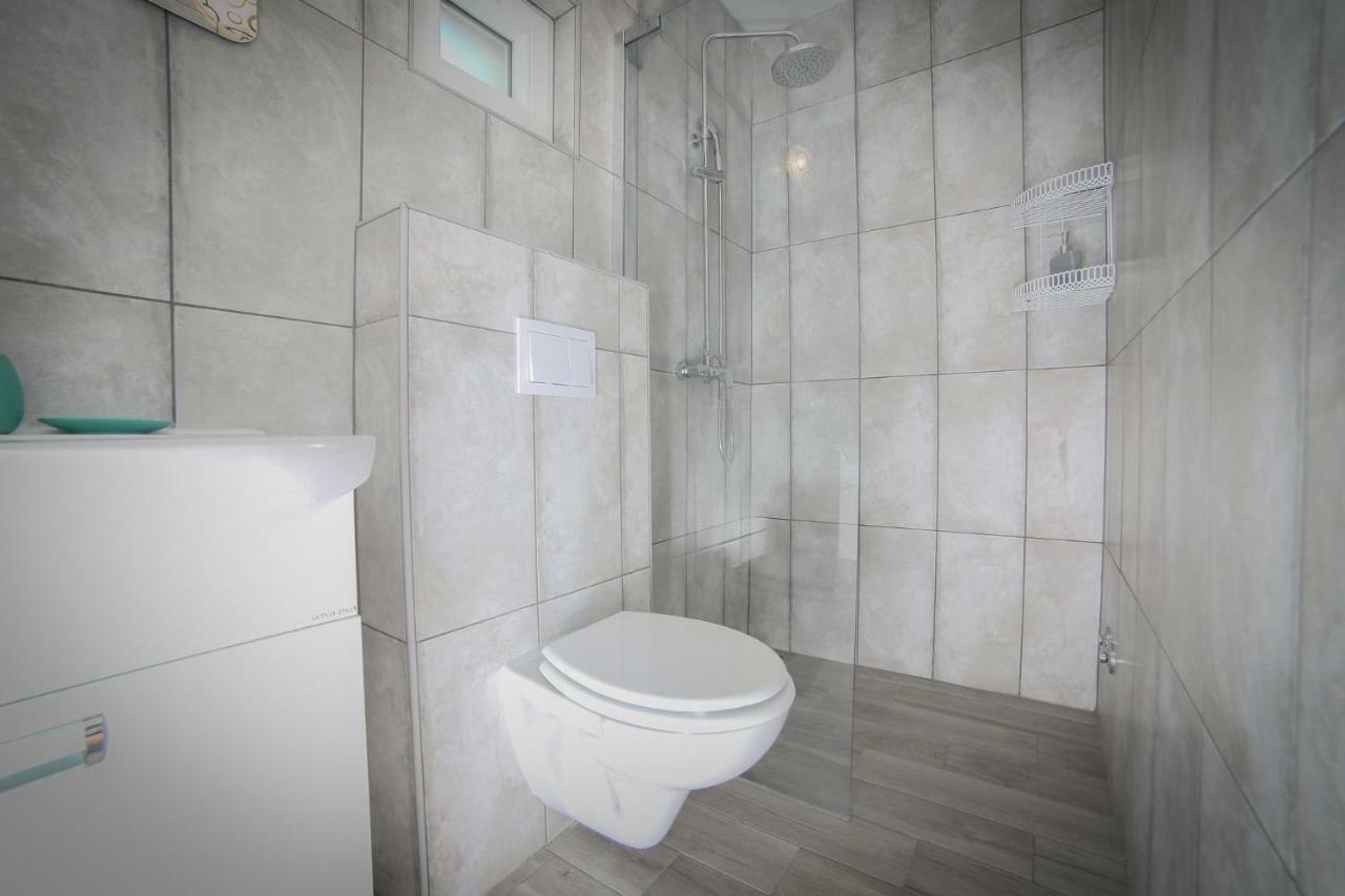 Villa Baras Garden - House With Pool Mirca  Экстерьер фото
