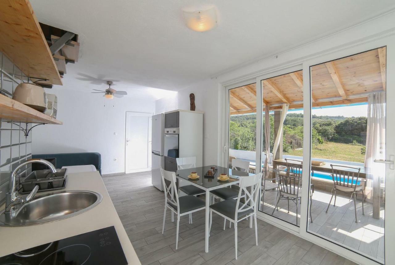 Villa Baras Garden - House With Pool Mirca  Экстерьер фото